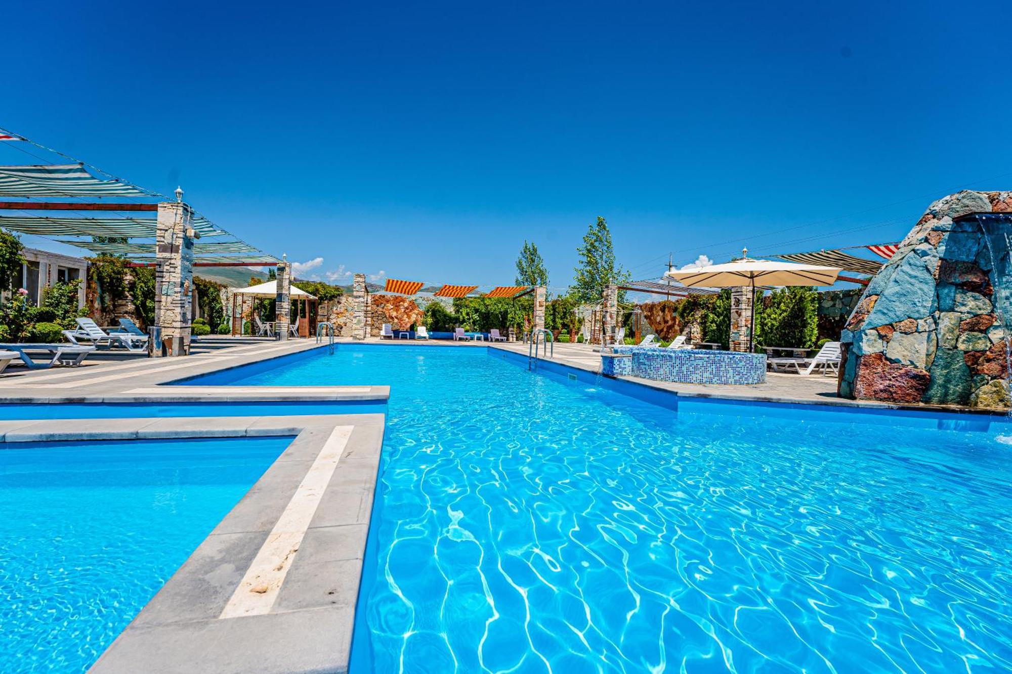 Maria Resort Sevan Exteriér fotografie