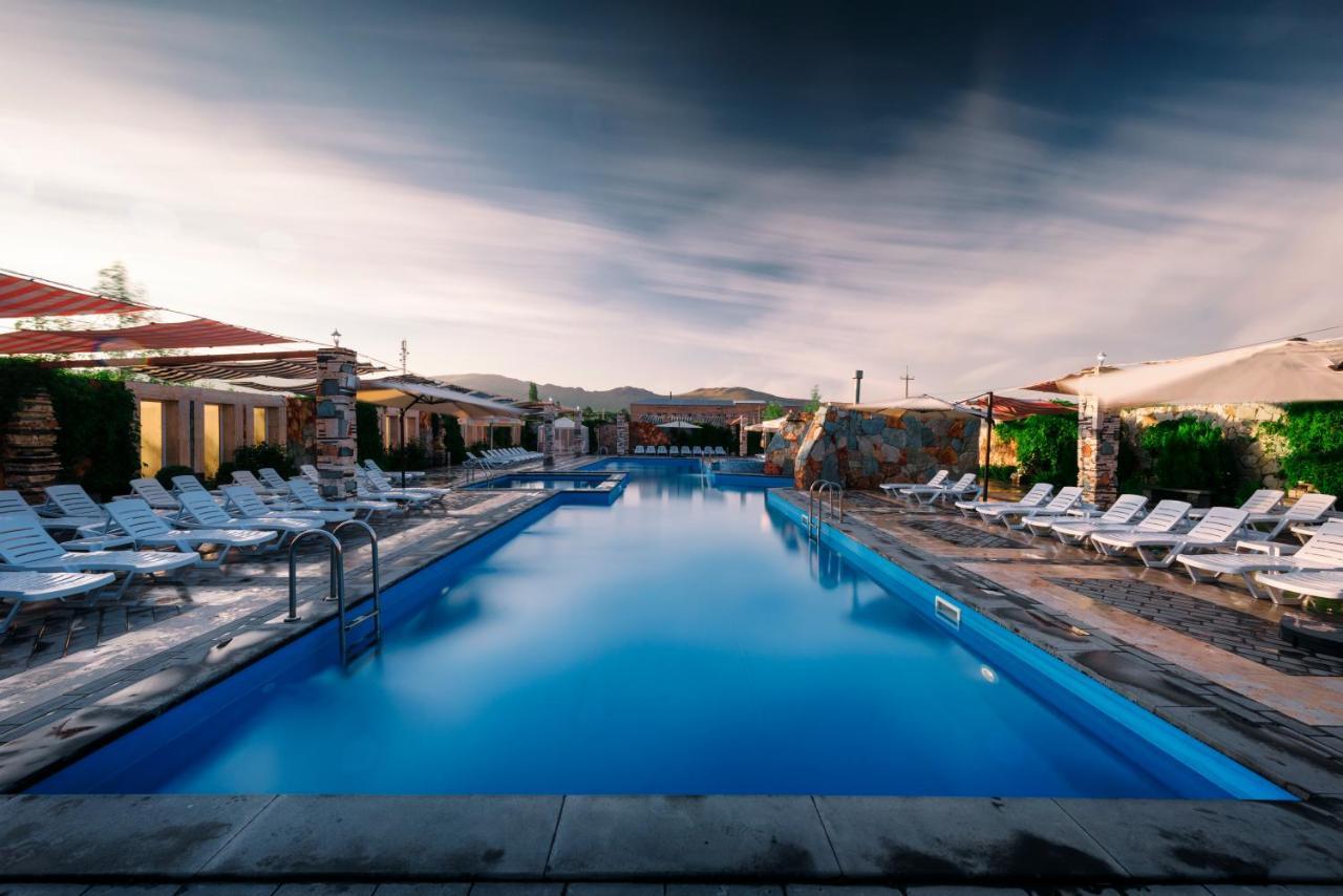 Maria Resort Sevan Exteriér fotografie
